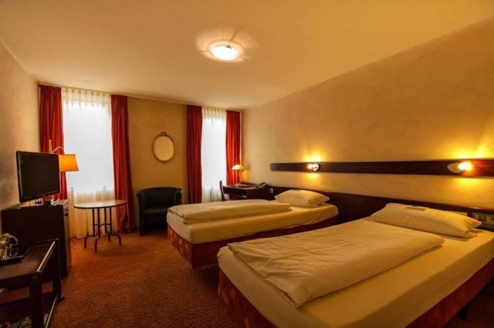 Stadt-Hotel Loerrach Gbr Luaran gambar